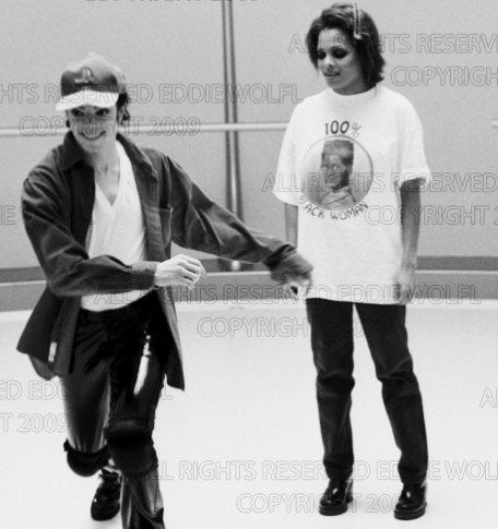 RARE-MJ-michael-jackson-12440744-45.jpg